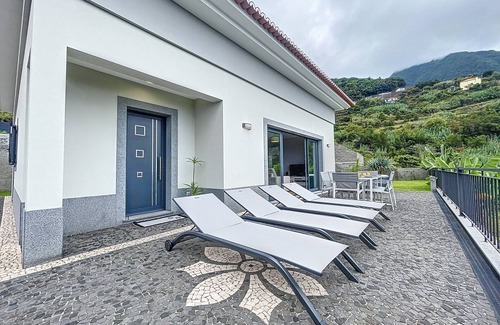 Ponta Delgada House | Green & Blue Horizon by Atlantic Holiday