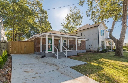 Hapeville Cottage | Green Door In Hapeville #1n