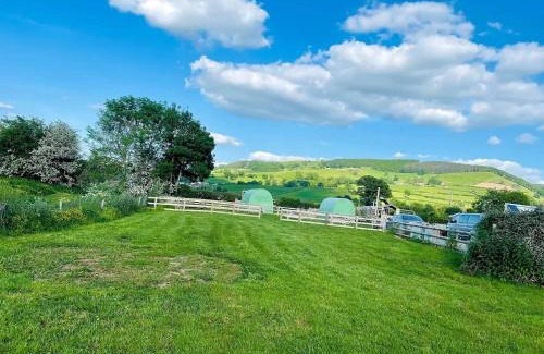 Kingswood House | Green Dragon and Kitchen Pod - Sleeps 2 & Parking