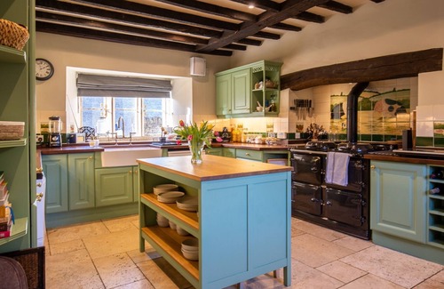 Aldsworth Cottage | Green Farm House, Aldworth - sleeps 10 guests in 5 bedrooms