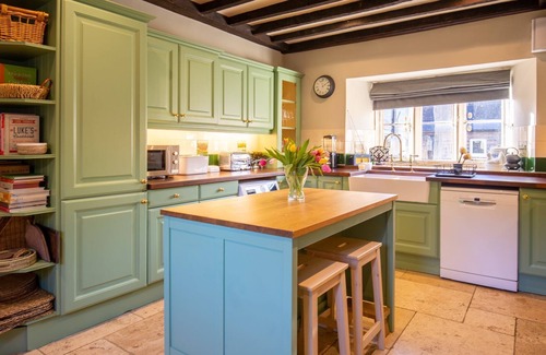 Aldsworth Cottage | Green Farm House, Aldworth - sleeps 10 guests in 5 bedrooms