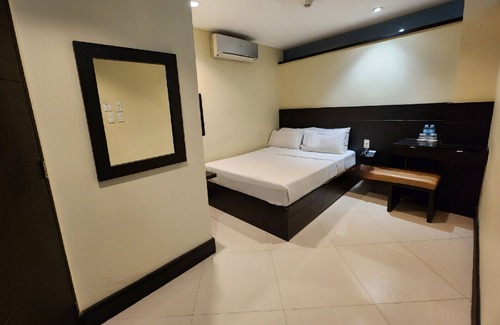 Calamba Hotel | Green Glass Hotel