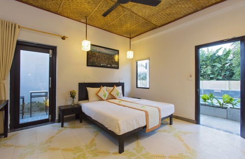 Cam Chau Hotel | Green Grass Land Villa