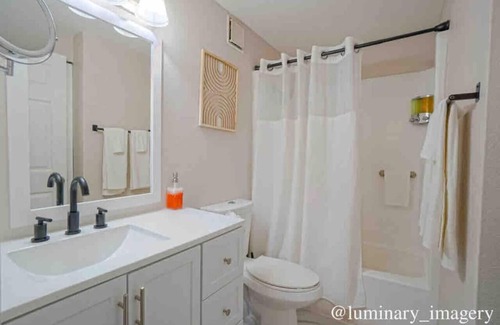 Columbus Apartment | Green Grove - 2BR Near Ft Moore