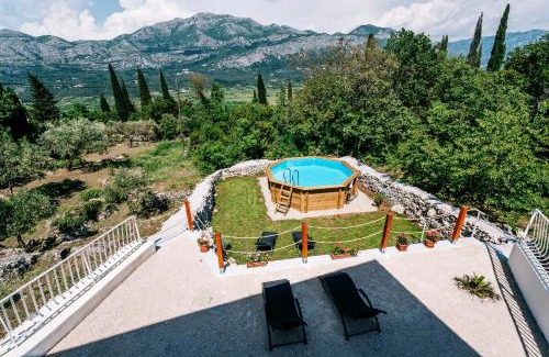 Komaji Apartment | Green Hill Apartment