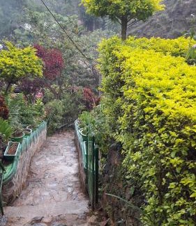 Nallathanniya House | Green House