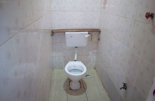 Othaya Hotel | Green Hut Guest House