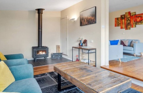Wentworth Falls House | Green Leaf Retreat/Central to Mountain Attractions