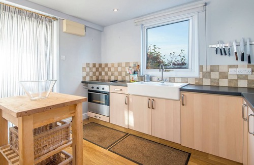Castlemorris Cottage | Green Meadow, Holiday Cottage Castle Morris, Sleeps 4, 2 bedrooms, bathrooms