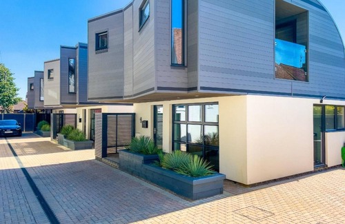 Hove House | Green Mews 2 By My Getaways