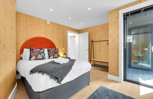 Hove House | Green Mews Houses with free parking by My Getaways