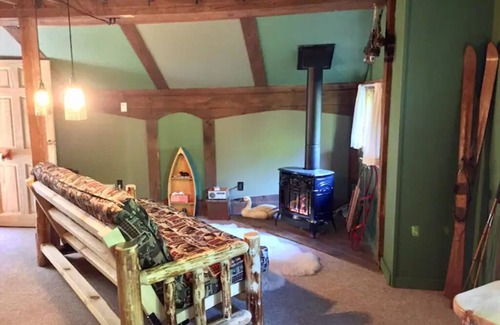 Waterbury Cabin | Green Mountain - Grunberg Haus Inn & Cabins