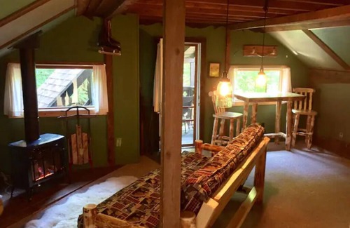 Waterbury Cabin | Green Mountain - Grunberg Haus Inn & Cabins