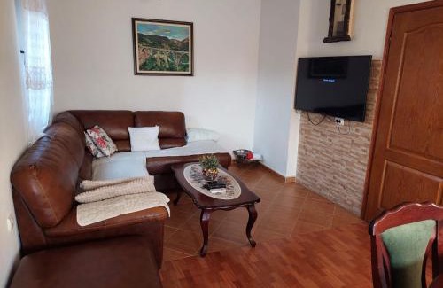 Radanovici Apartment | Green Oasis
