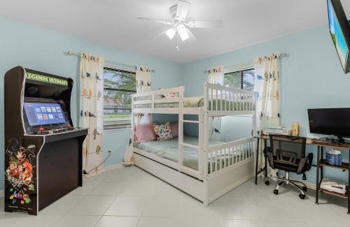 Cape Coral House | Green Oasis Retreat