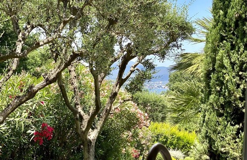 Saint-Tropez Villa | Green oasis with magnificent sea views, center within walking distance, including housekeeper