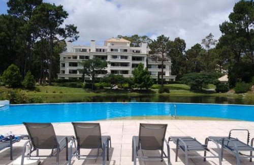 Solanas Apartment | Green Park 101 D Apto 2 amb. frente al lago