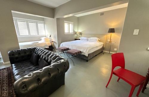Three Anchor Bay Apartment | Green Point Self Catering Studios