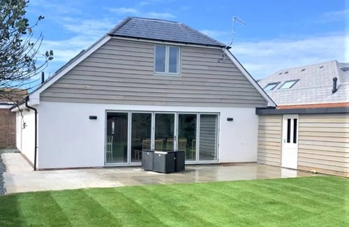Wittering House | Green Ridge, Luxury Seaside Residence