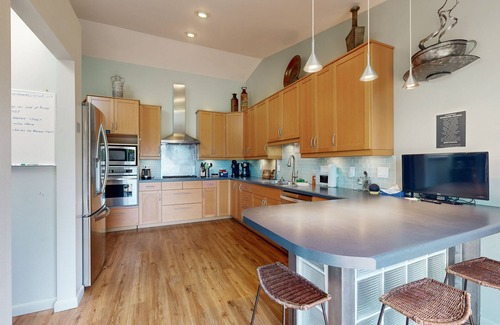 Rome House | Green side smart home with golf, beach/lake access, off-site dock & EV charger