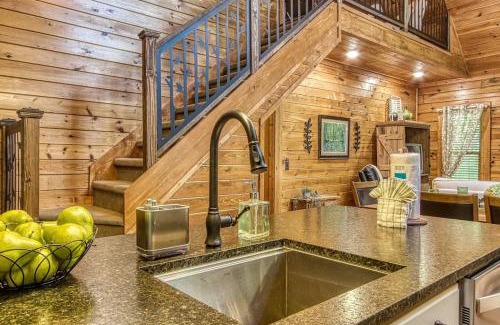 Sevierville House | Green Sky Lodge by Avada Properties