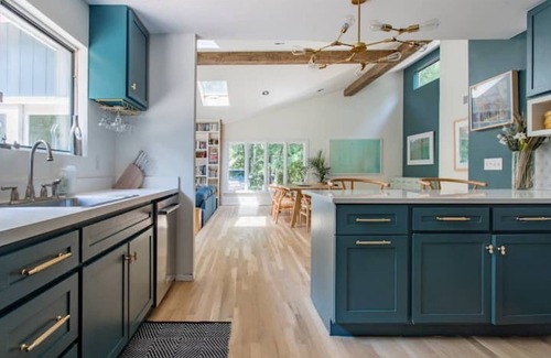 East Quogue House | Green solar tennis compound - 2 stylish dwellings