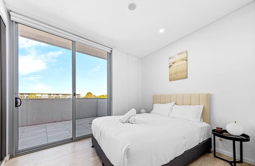 Zetland Apartment | Green Square Sky Suite Spacious 3 Beds Apt Free Parking