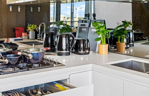 Zetland Apartment | Green Square Sky Views-Near City 2 Bedroom Free P