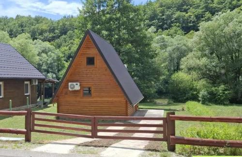 Kulen Vakuf House | Green Una Wooden House