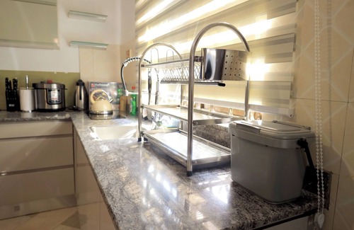 Entebbe House | GREEN VALLEY PALACE: A quiet residential Nbhood, 20m to Air port 25m to Capital.