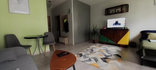 Wilanow Apartment | Green Wilanów Apartment with free parking