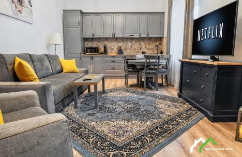 Predeal Apartment | Green Yard Villa