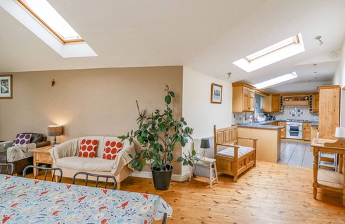 Dinas Cross Cottage | GREENBANKS, family friendly, country holiday cottage in Dinas Cross
