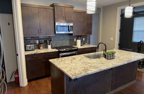 Harris Ranch House | Greenbelt Townhouse - Walk to restaurants - coffee shop. Family friendly.
