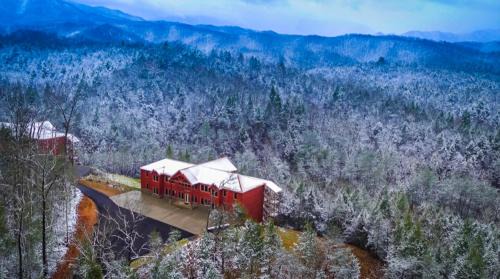 Pittman Center House | Greenbrier Estate Cabin