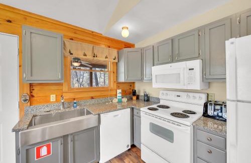 Pittman Center House | Greenbrier Woods cabin