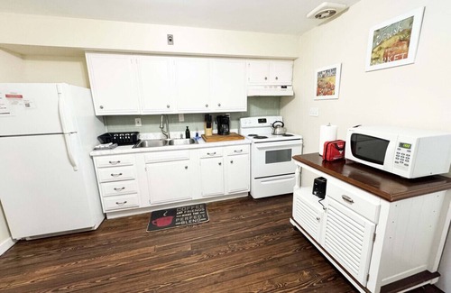Greenfield Apartment | Greenfield Gem, Free On-street Parking