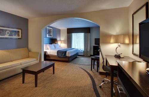 Owensboro Hotel | Greenfield Inn & Suites Owensboro, KY Airport