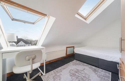 London Borough of Ealing Apartment | Greenford Hububb Stay