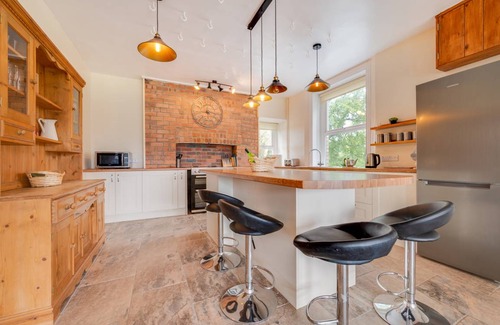 Llangadog Cottage | Greengrove Farmhouse (Glasallt)