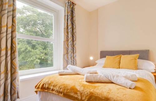 Llangadog House | Greengrove Farmhouse (Glasallt)