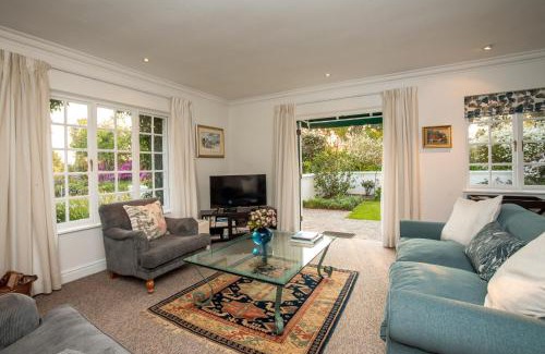 Keurboomstrand House | Greenhill Farm Cape Dutch Cottage Plettenberg Bay - 1 Bedroom Private Cottage