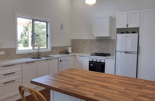 Victor Harbor Apartment | Greenhills Guesthouse - Victor Harbour.