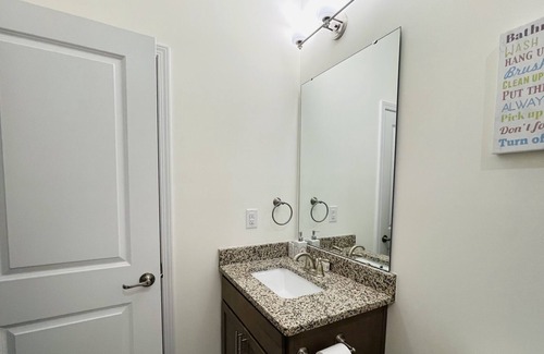 Oakdale House | Greenhouse|King bed| wifi| free parking
