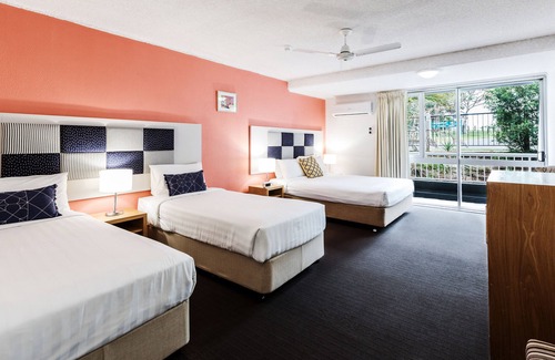 Coolangatta Hotel | Greenmount Beach House