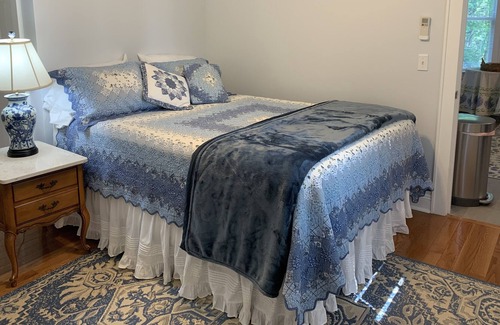 Greenport Apartment | Greenport Getaway- Walk to Beach 1 bedroom just what you need to call home