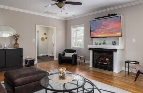 Greensboro House | Greensboro's Gem! Group Friendly, Central Location