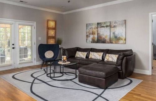 Greensboro House | Greensboro's Gem! Group Friendly, Central Location