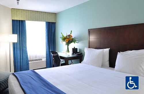 Pacific Beach Hotel | GreenTree Inn San Diego Mission Bay
