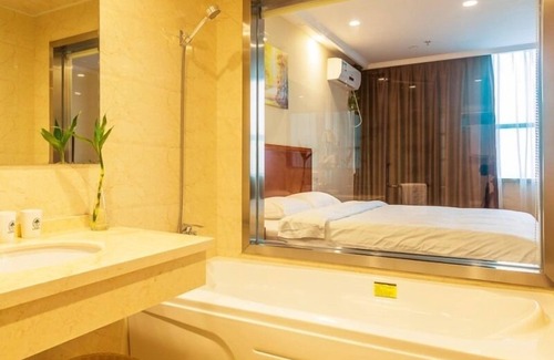 Tianzhuangxiang Hotel | GreenTree Inn Wuxi Jiangyin Huashi Avenue Huaxi Village Hotel